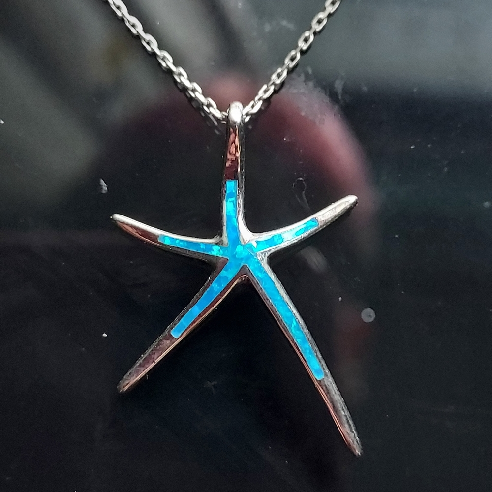 Cuoka Starfish Necklace